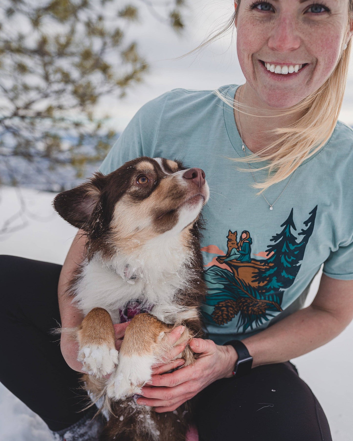 LOBLOLA Dog at Dusk T-skjorte (Unisex)