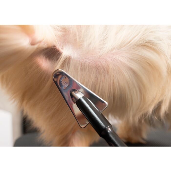 Yento Triangular Slicker Brush